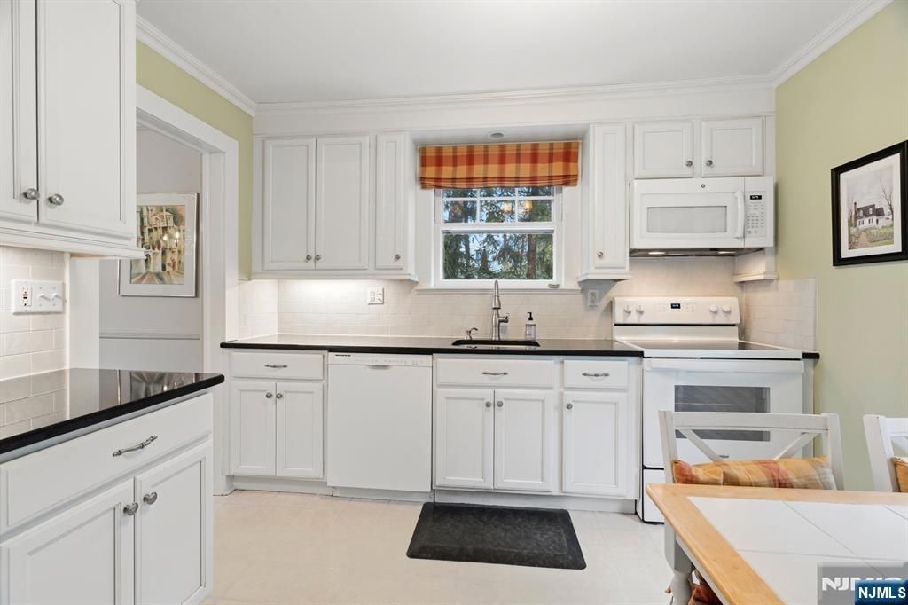 Photo of 97 Harding Road, Glen Rock, NJ 07452 (MLS # 26006969)