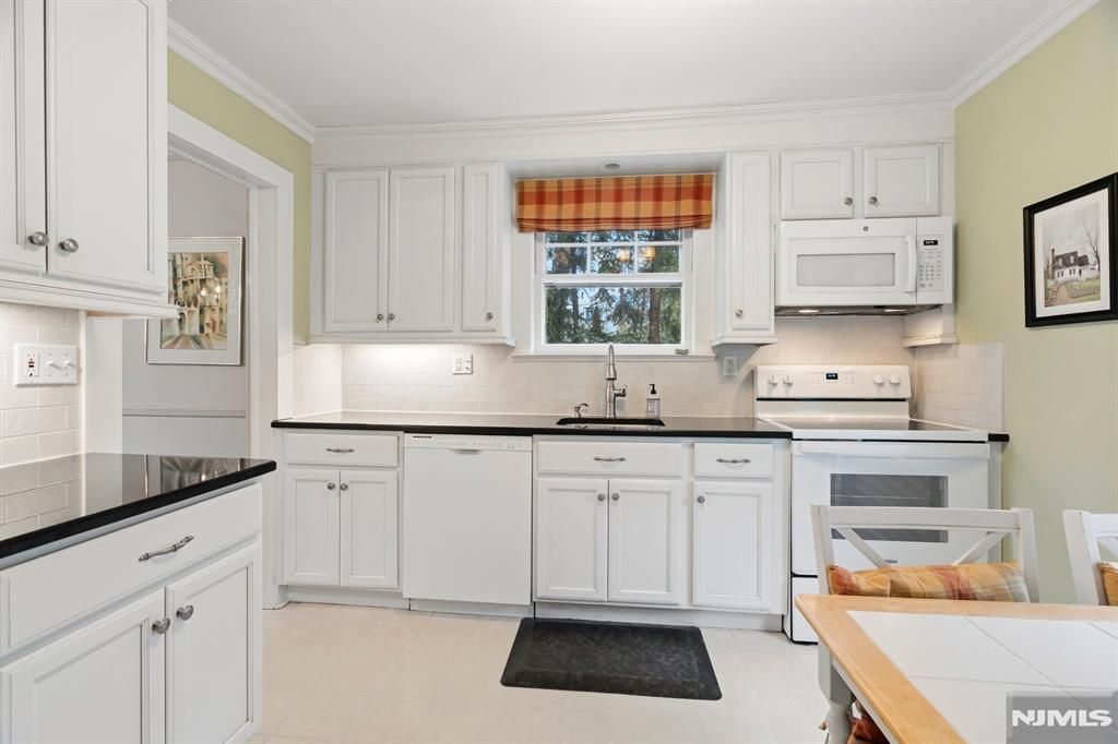 Photo of 97 Harding Road, Glen Rock, NJ 07452 (MLS # 26006969)