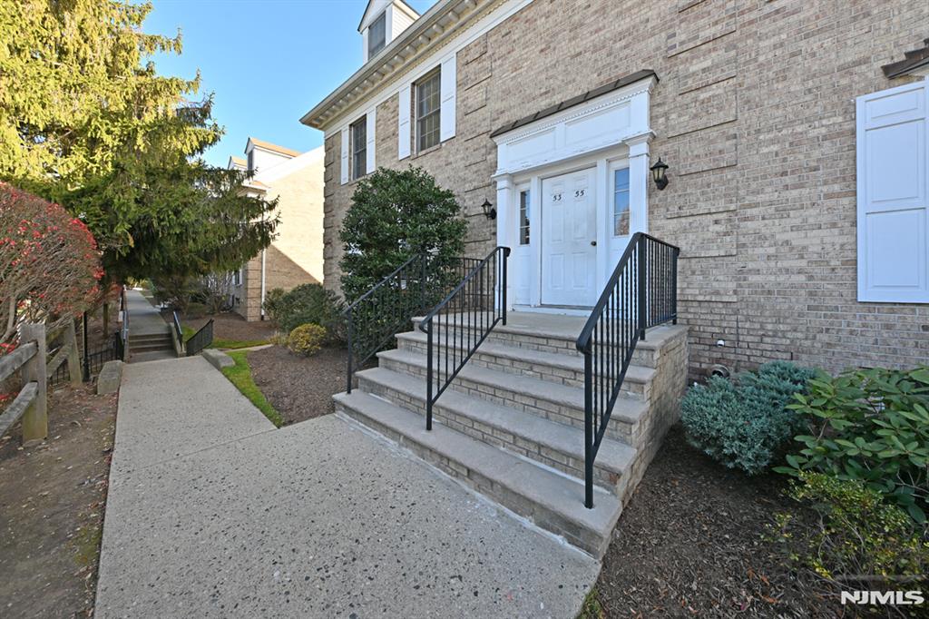 55 S Maple Avenue 55B