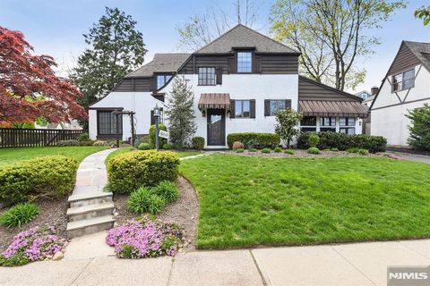 Photo of 869 Ridgewood Rd #_, Millburn, NJ 07041 (MLS # 26007309)