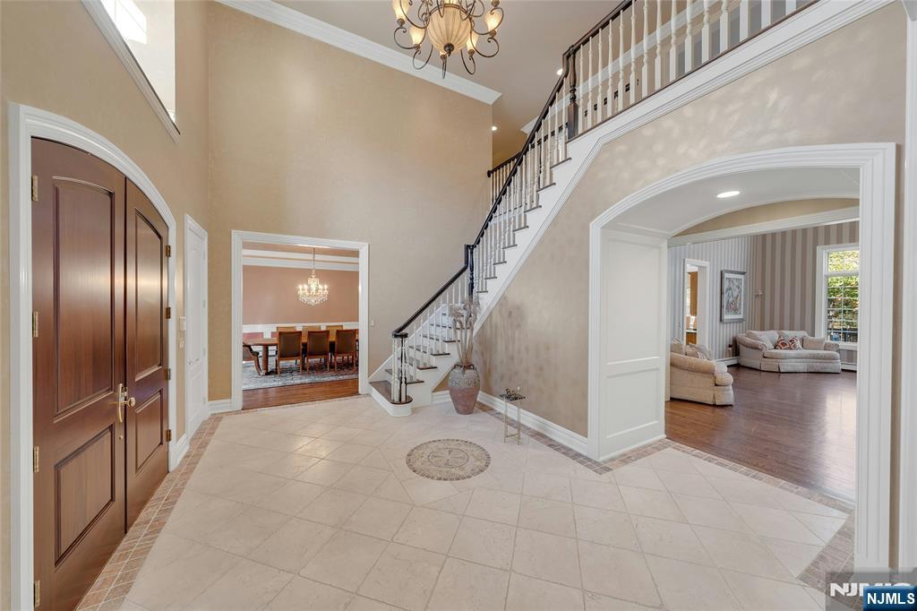 186 E Saddle River Road