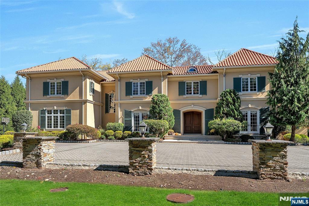 186 E Saddle River Road