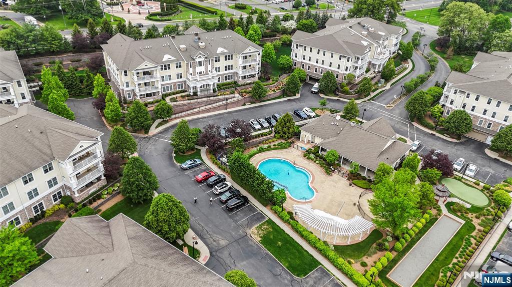 910 Four Seasons Lane 910