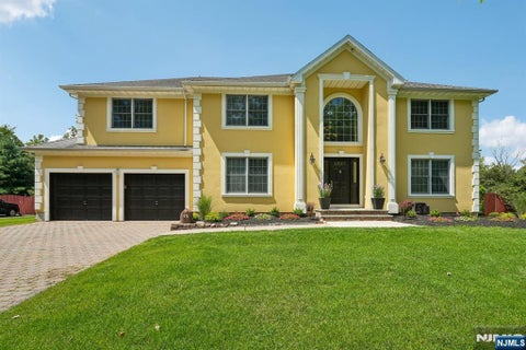 Photo of 15 Bethany Circle, Closter, NJ 07624 (MLS # 26033103)