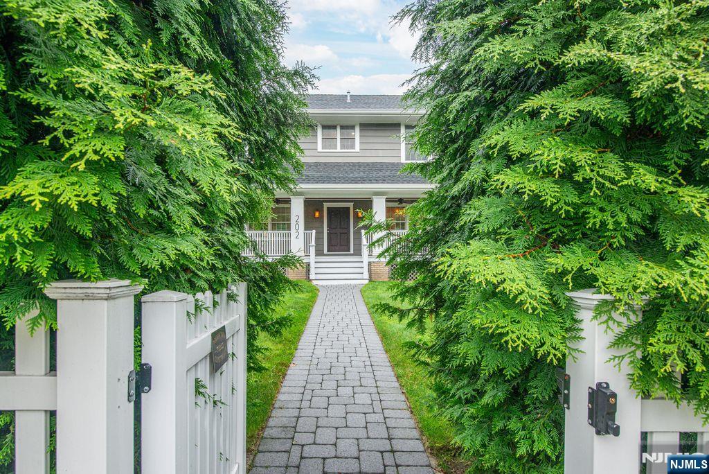 202 Watchung Avenue