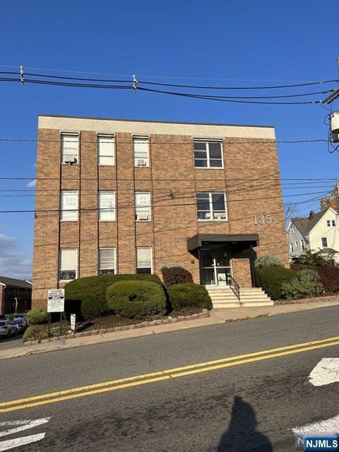 Photo of 135 Fort Lee Road #LL2, Leonia, NJ 07605 (MLS # 25026576)