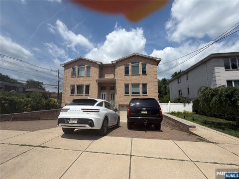Photo of 305 Highland AVE #B, Palisades Park, NJ 07650 (MLS # 26024051)