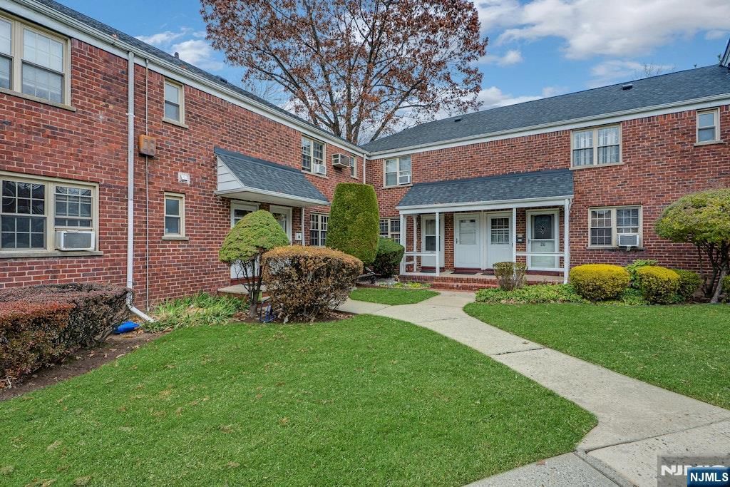 Photo of 1267 Anderson Avenue #16, Fort Lee, NJ 07024 (MLS # 25041580)