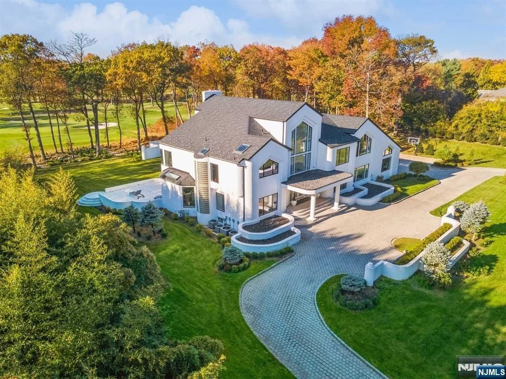 Photo of 23 Rio Vista Drive, Alpine, NJ 07620 (MLS # 25041819)