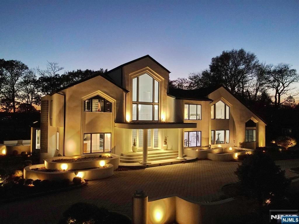 Photo of 23 Rio Vista Drive, Alpine, NJ 07620 (MLS # 25041819)