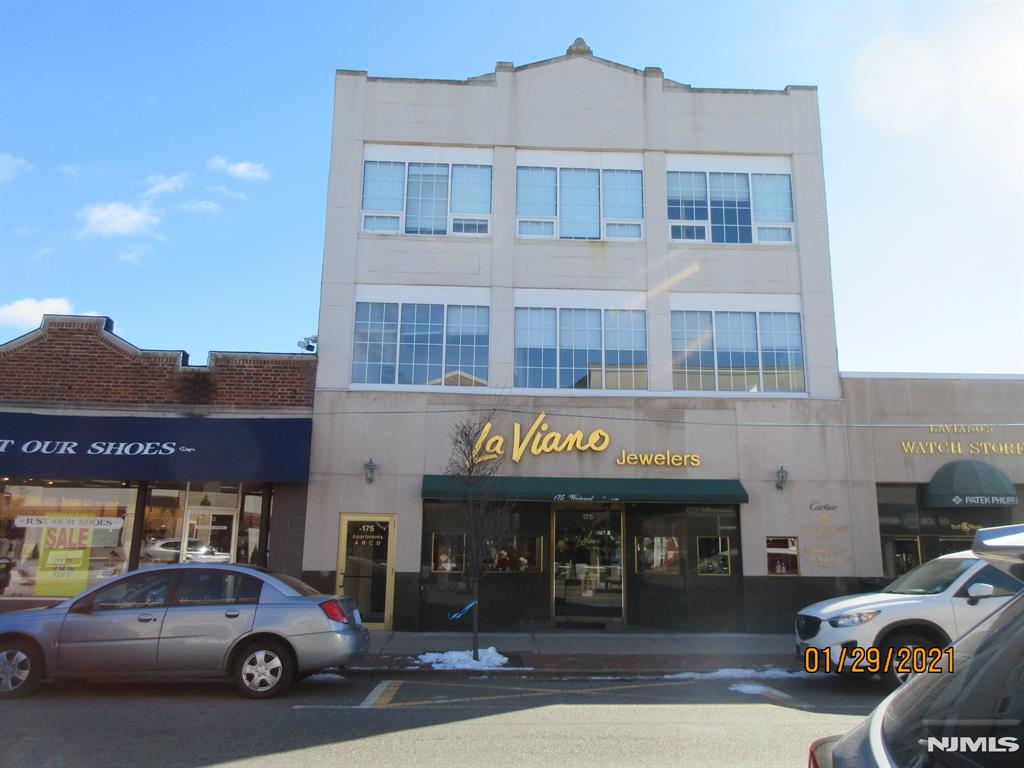 Rental Property at 175 Westwood Ave C, Westwood, New Jersey - Bathrooms: 1 
Rooms: 1  - $1,750 MO.