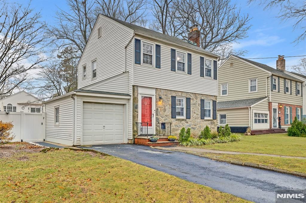 Photo of 227 Passaic Avenue, Bloomfield, NJ 07003 (MLS # 26008875)