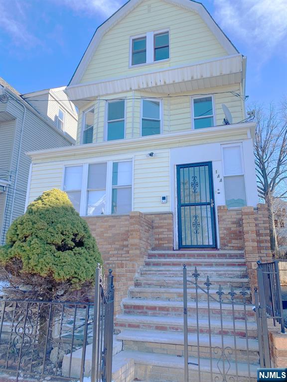 Photo 1 of 144 Maple Ave 2, Irvington, New Jersey, $2,800, Web #: 325001171