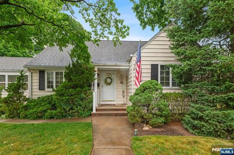 Photo of 14 Poplar Street, Dumont, NJ 07628 (MLS # 26023377)