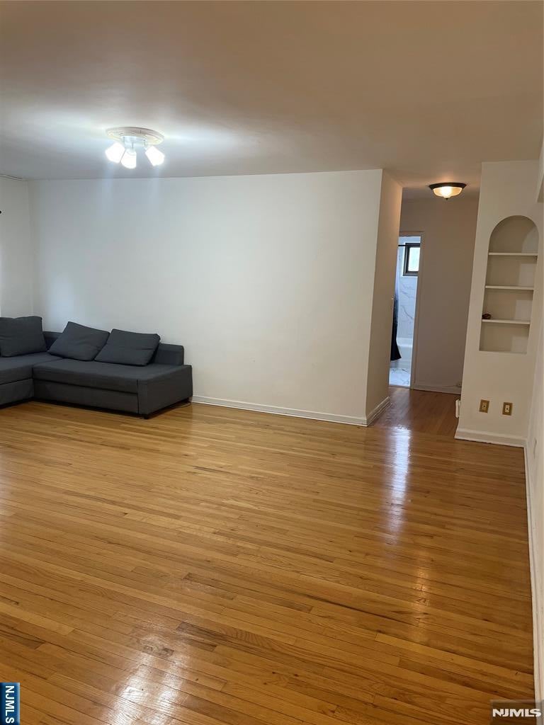 3021 EDWIN Edwin Avenue 4B