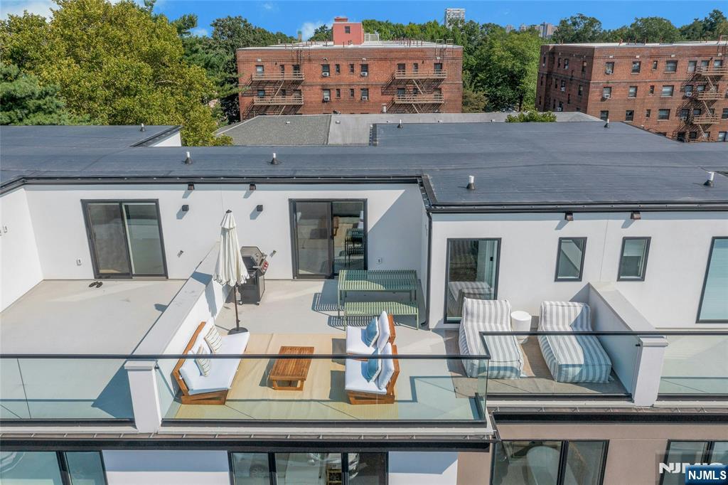 2282 7th Street