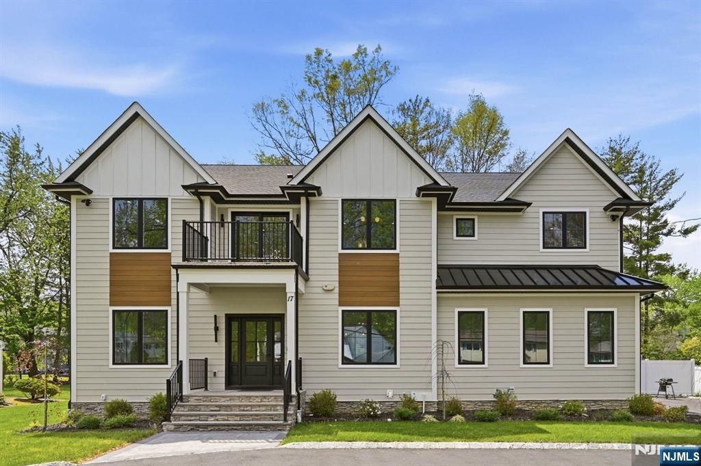 Photo of 17 Arlington Drive, Livingston, NJ 07039 (MLS # 26016567)
