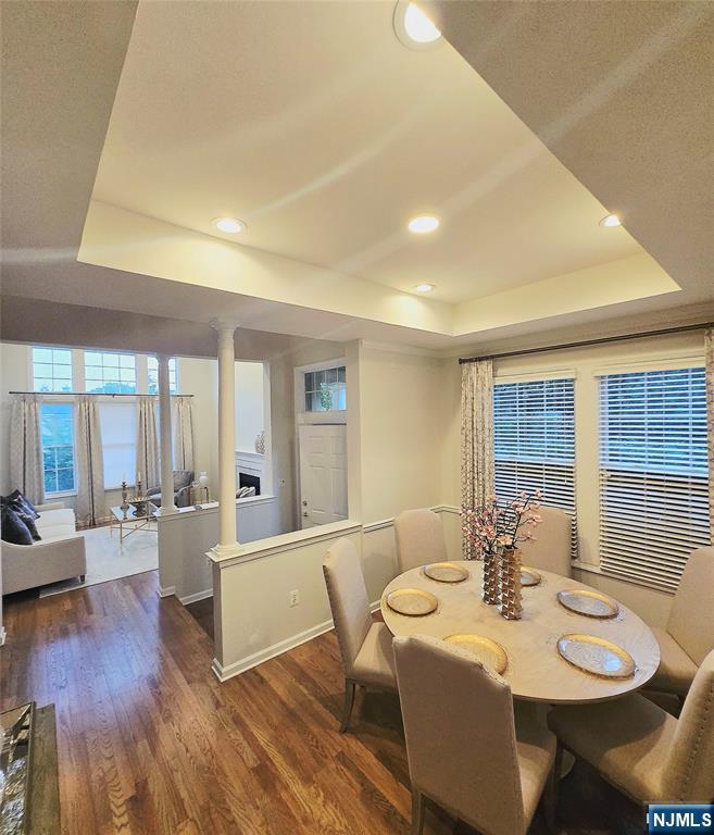 1 Crest Court