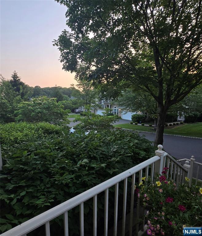 1 Crest Court