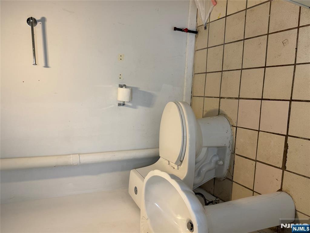 56 Central Avenue Downstairs