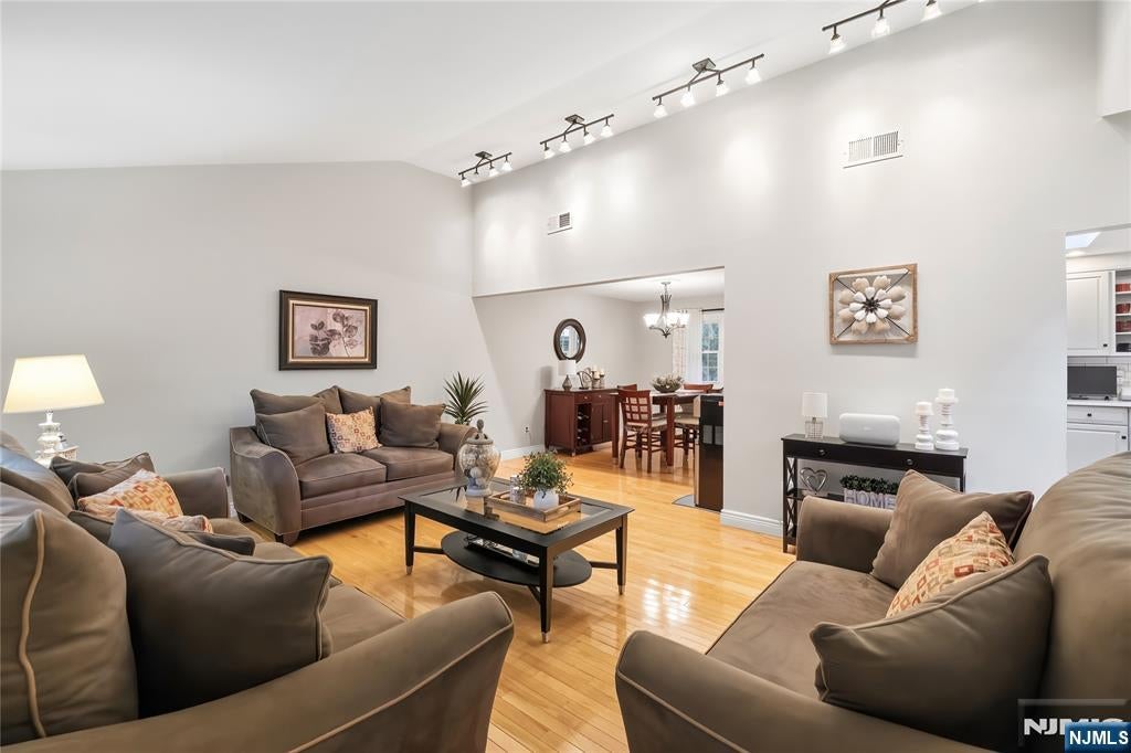 2 Benson Avenue