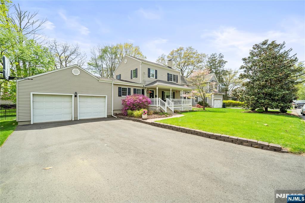 Property for Sale at 12 Sherman Avenue, Waldwick, New Jersey - Bedrooms: 3 
Bathrooms: 2 
Rooms: 10  - $695,000