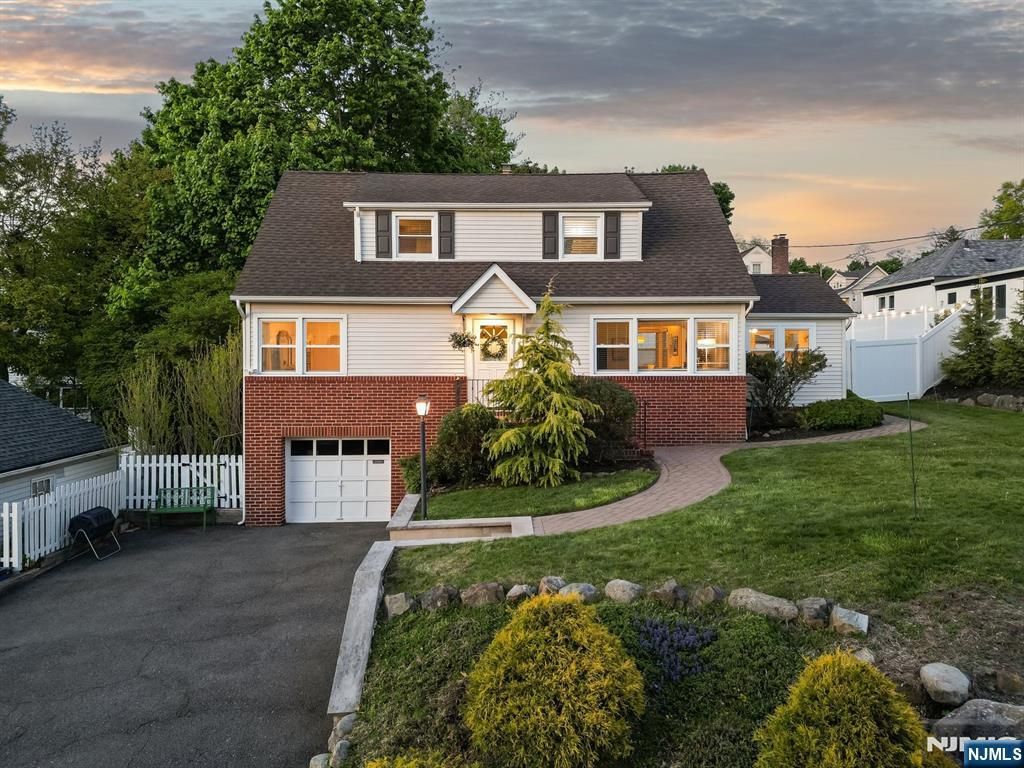 Photo of 11 Caldwell Terrace, West Orange, NJ 07052 (MLS # 26016087)