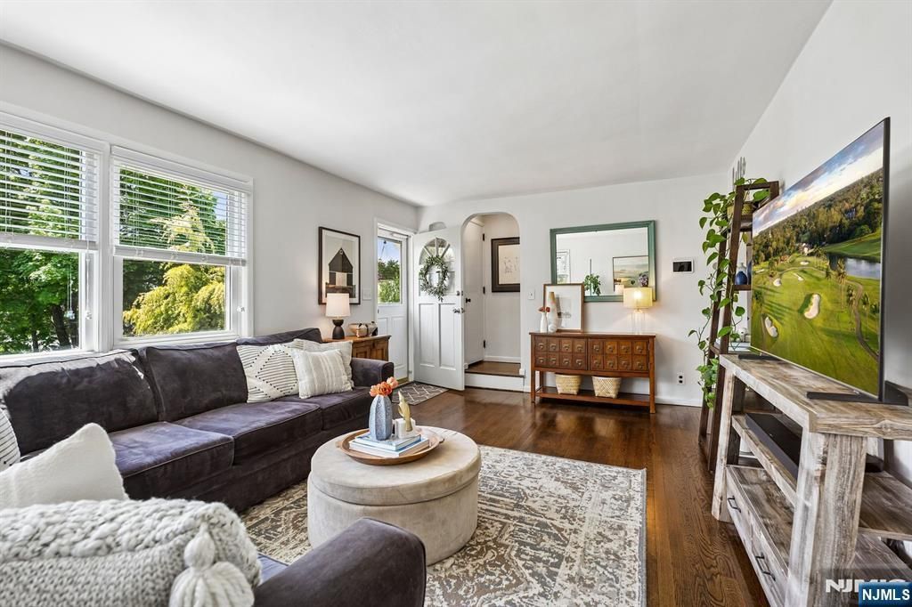 Photo of 11 Caldwell Terrace, West Orange, NJ 07052 (MLS # 26016087)