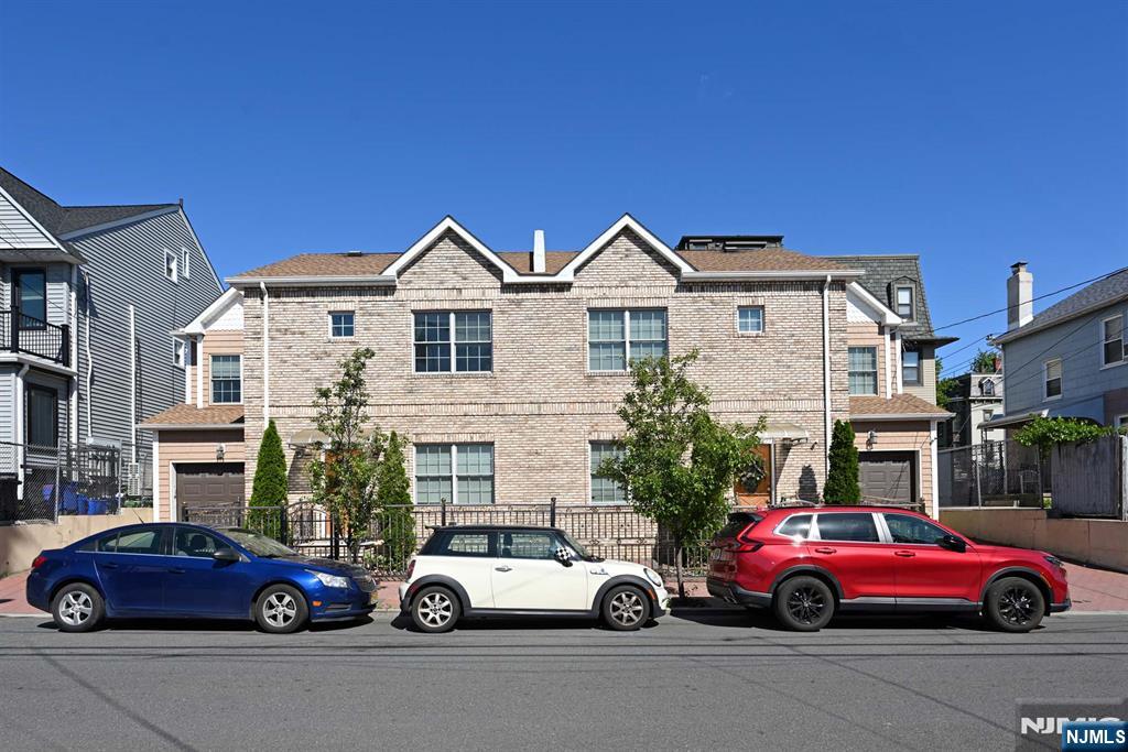 Property for Sale at 277 Randolph Avenue, Jersey City, New Jersey - Bedrooms: 6 
Bathrooms: 6 
Rooms: 22  - $1,199,000