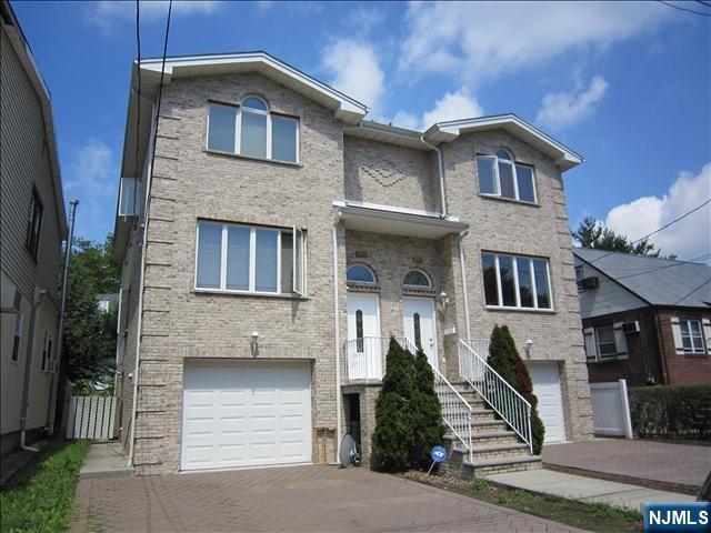 795 Glen, Cliffside Park, New Jersey - 3 Bedrooms  
4 Bathrooms  
8 Rooms - 