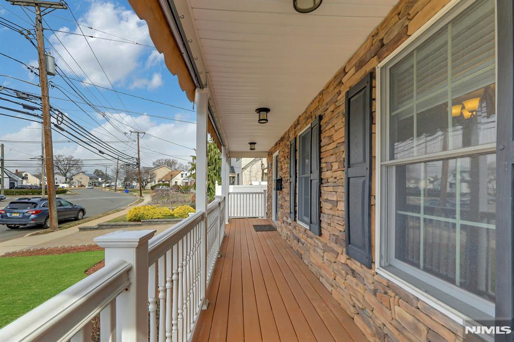 488 Fairlawn Parkway