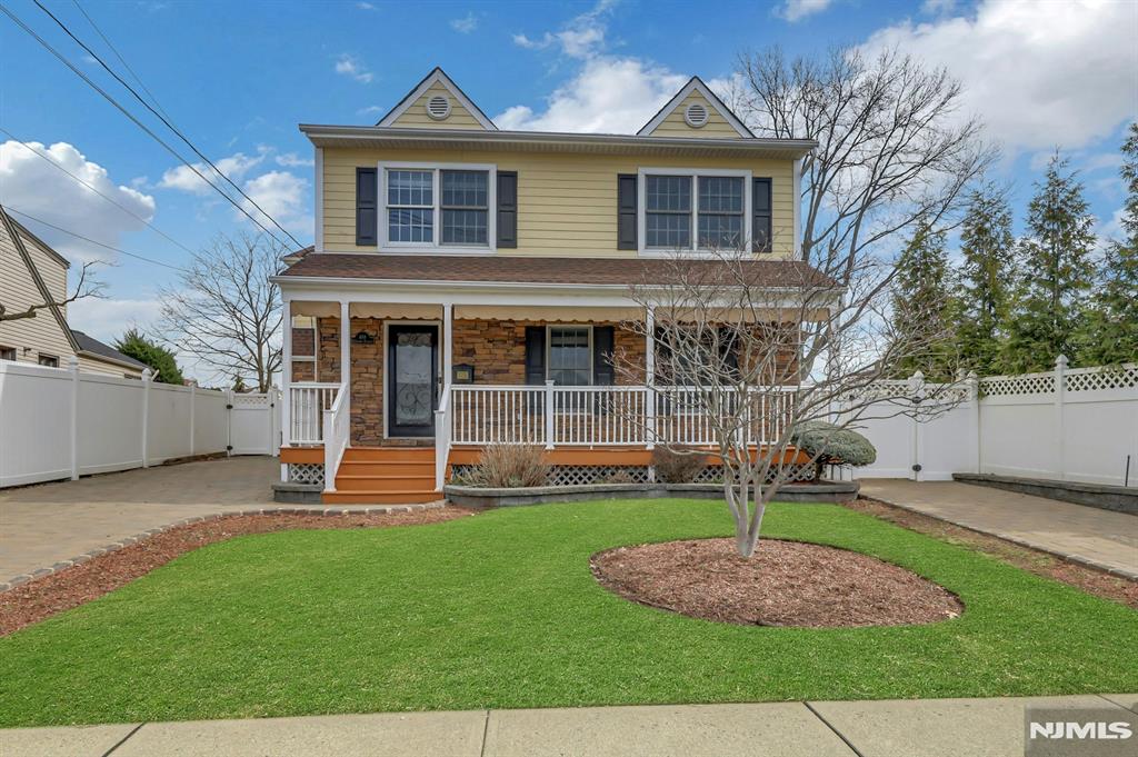 488 Fairlawn Parkway