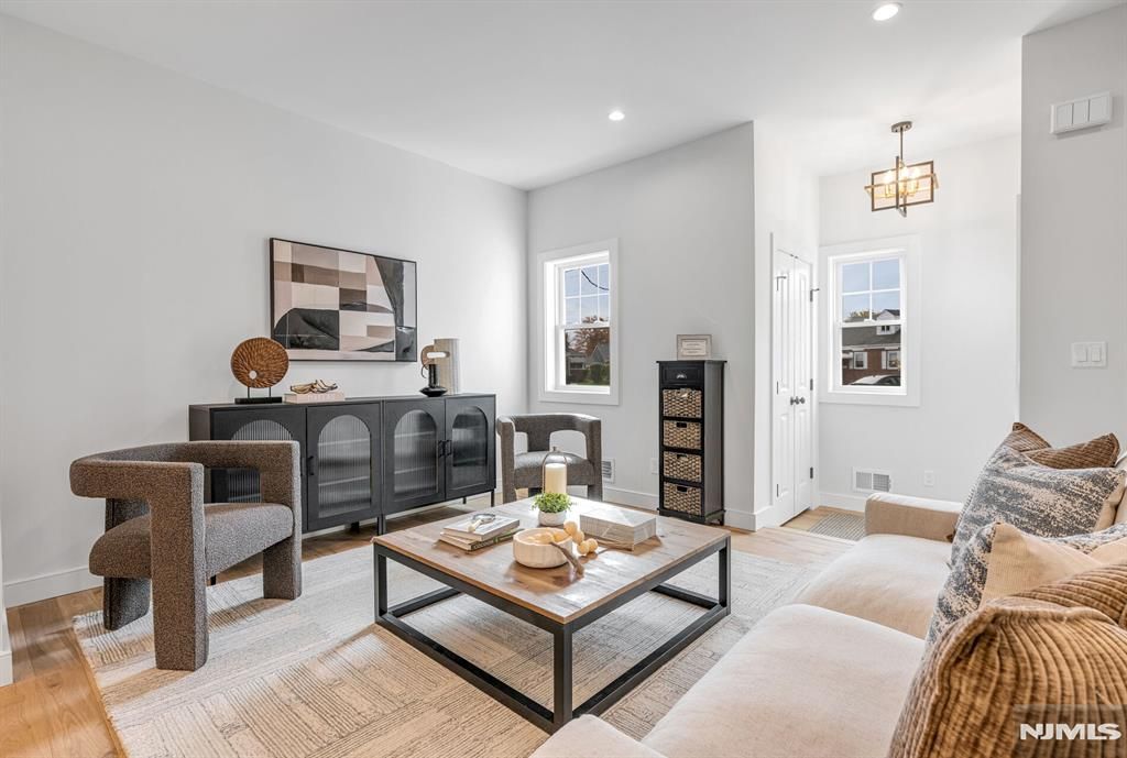 Photo of 7 Bryson Road, Fair Lawn, NJ 07410 (MLS # 25038958)