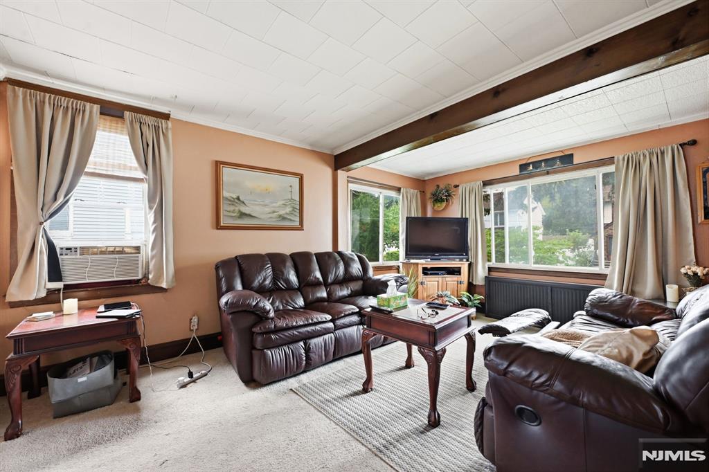 809 Elm Avenue