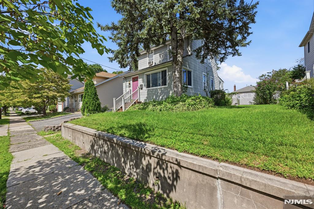 809 Elm Avenue