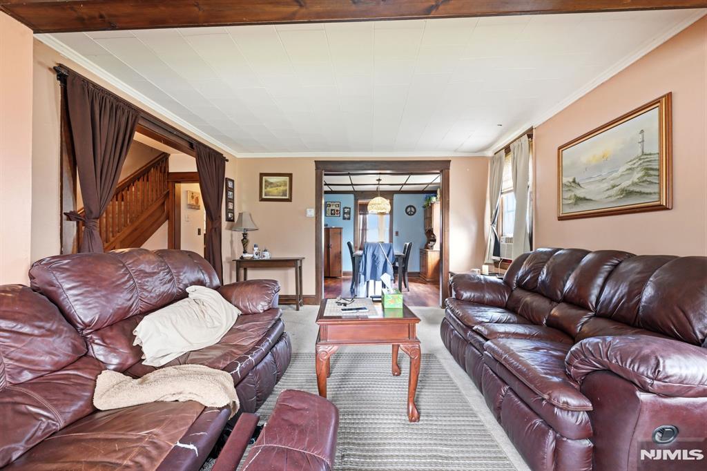 809 Elm Avenue