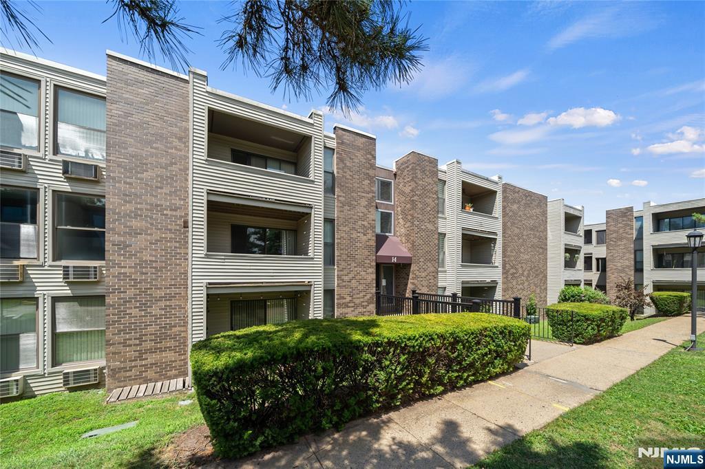 14 River Road G