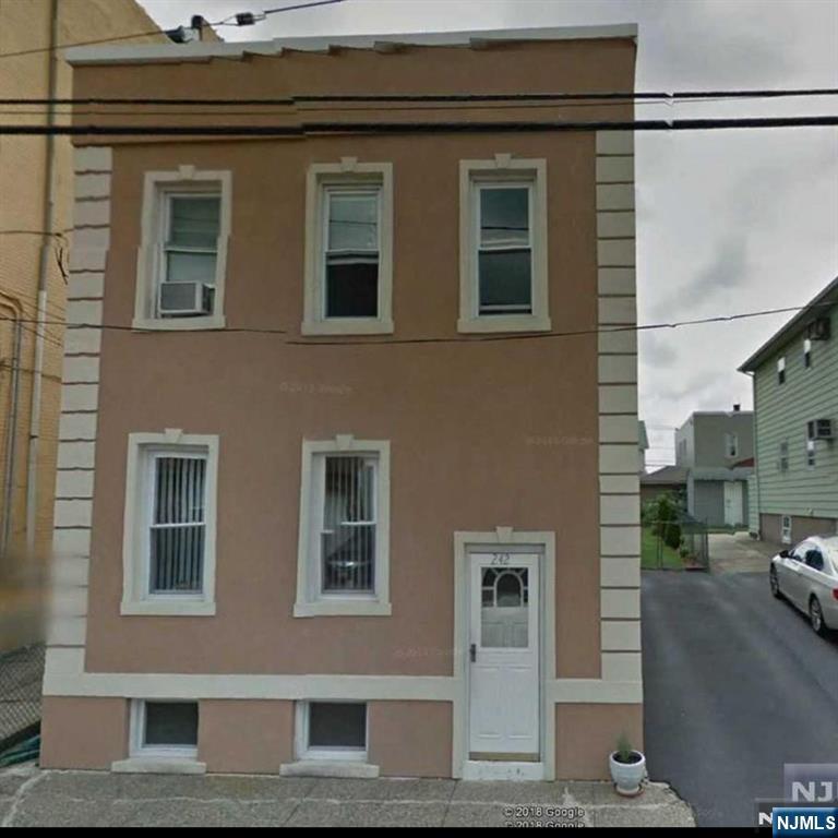 242 Macarthur Ave, Garfield, New Jersey - 2 Bedrooms  
1 Bathrooms  
6 Rooms - 