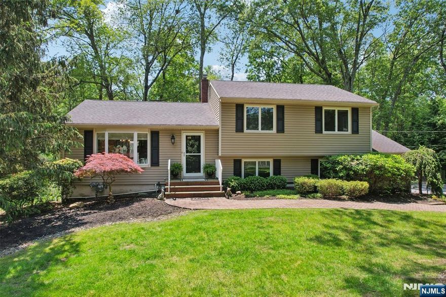 WELCOME TO THIS BEAUTIFULLY MAINTAINED HOME FEATURING 3 BEDROOMS, 1 FULL BATH, 2 HALF BATH, IDEALLY SITUATED ON A FLAT, OVER HALF AN ACRE PROPERTY. THIS MOVE-IN READY PROPERTY OFFERS AN ABUNDANCE OF NATURAL LIGHT THRU-OUT AND A SMART, FUNCTIONAL LAYOUT PERFECT FOR MODERN LIVING. MAIN LIVING. MAIN FLOOR OFFERS ENTRY, FORMAL LIVING W/ BAY WINDOW, DINING AREA W/ SLIDERS TO DECK/YARD, AND KITCHEN AREA W/ SMALL DESK/EAT-IN AREA. GROUND FLOOR OFFERS FAMILY ROOM, POWDER ROOM, ACCESS TO 2 CAR ATTACHED GARAGE, AND OUTSIDE ACCESS TO FULLY FENCED, PRIVATE YARD. THE 2ND FLOOR OFFERS 2 WELL SIZED BEDROOMS, UPDATED FULL BATH, AND MASTER BEDROOM W/ PRIVATE HALF BATH. FINISHED LOWER LEVEL IS THE IDEAL REC ROOM, GYM AREA, STORAGE, AND LAUNDRY. PHENOMENAL PROPERTY OFFERS TREMENDOUS FUTURE EXPANSION POSSIBILITIES (PLANS AVAILABLE) AND ROOM FOR A POOL. ENJOY THE CONVENIENCE OF BEING JUST MINUTES FROM CRESTWOOD PARK AND SCHOOLS. QUIET RESIDENTIAL NEIGHBORHOOD. FAIRHAVEN LEADS TO BONNIE WAY - A DOUBLE CUL DE SAC. ACCESS OFF BONNIE WAY/CEDAR TO BALL FIELDS, THE RED BARN, CRESTWOOD LAKE. YOU'RE GOING TO ABSOLUTELY LOVE LIVING HERE!