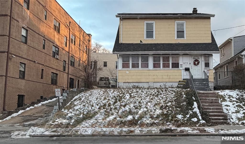 Photo of 973975 18th Avenue, Newark, NJ 07106 (MLS # 26000283)