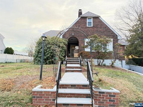 Photo of 272 Frances St #2, Teaneck, NJ 07666 (MLS # 25042803)