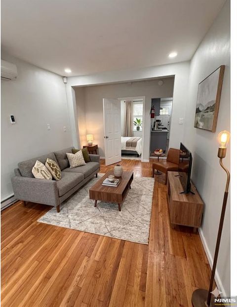 Photo of 262 Undercliff Ave #1, Edgewater, NJ 07020 (MLS # 26004111)