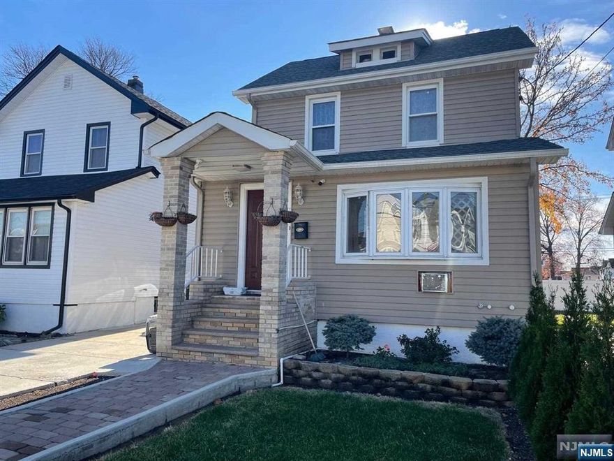 WELCOME TO THIS DELIGHFUL COLONIAL HOME FEAUTURING 3 BEDROOMS. THIS WELL MANINTAINED RESIDENCE FEATURES ENTRANCE FOYER, LIVING ROOM EAT-IN KITCHEN AND UPDATED BATHROOMS. FINISHED BASEMENT WITH LAUNDRY AND FAMILY ROOM - NEWER HEATING SYSTEM, 4 YEARS OLD ROOF. WALK UP ATTIC FOR STORAGE. GREAT LOCATION MINUTES TO NJ TRANSIT, SCHOOLS AND SHOPPING. COME SEE IT TODAY.