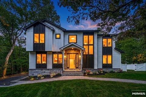 Photo of 914 Hammond Road, Ridgewood Village, NJ 07450 (MLS # 26037073)