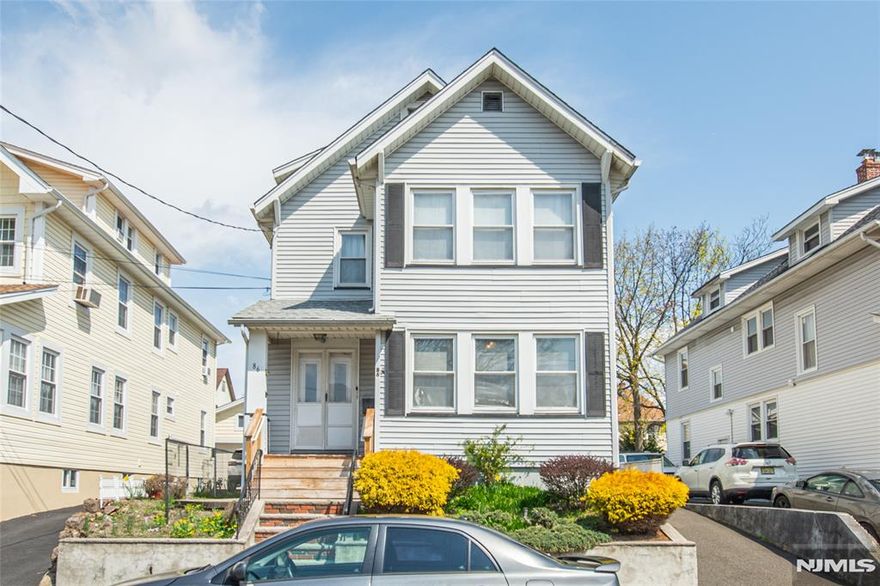 Well maintained 1 bedroom apartment featuring spacious kitchen, full bath, bedroom and living room. 3rd floor of a 3 family home with on street parking. Convenient to public transportation and shopping. Tenant does not have use of basement, driveway or yard.