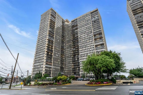 Photo of 300 Winston Drive #2523, Cliffside Park, NJ 07010 (MLS # 26024922)