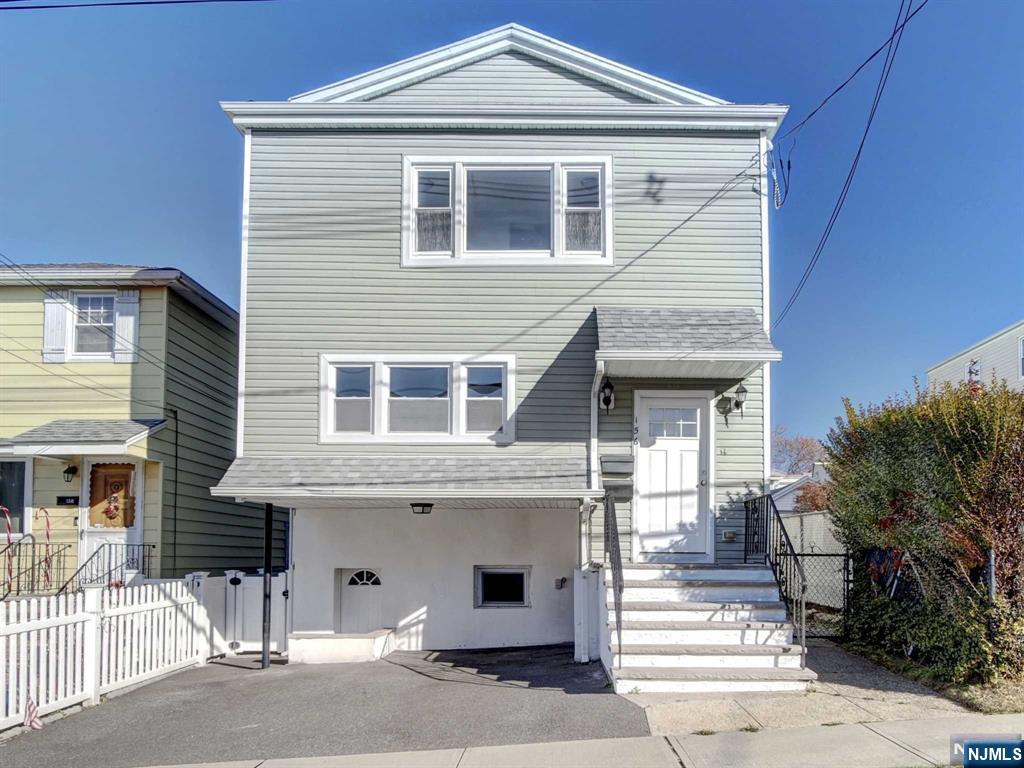 156 Crystal St 2, North Arlington, New Jersey - 3 Bedrooms  
2 Bathrooms  
7 Rooms - 