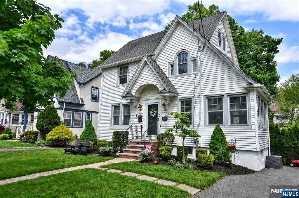 Photo of 354 Demarest Avenue, Oradell, NJ 07649 (MLS # 26019883)