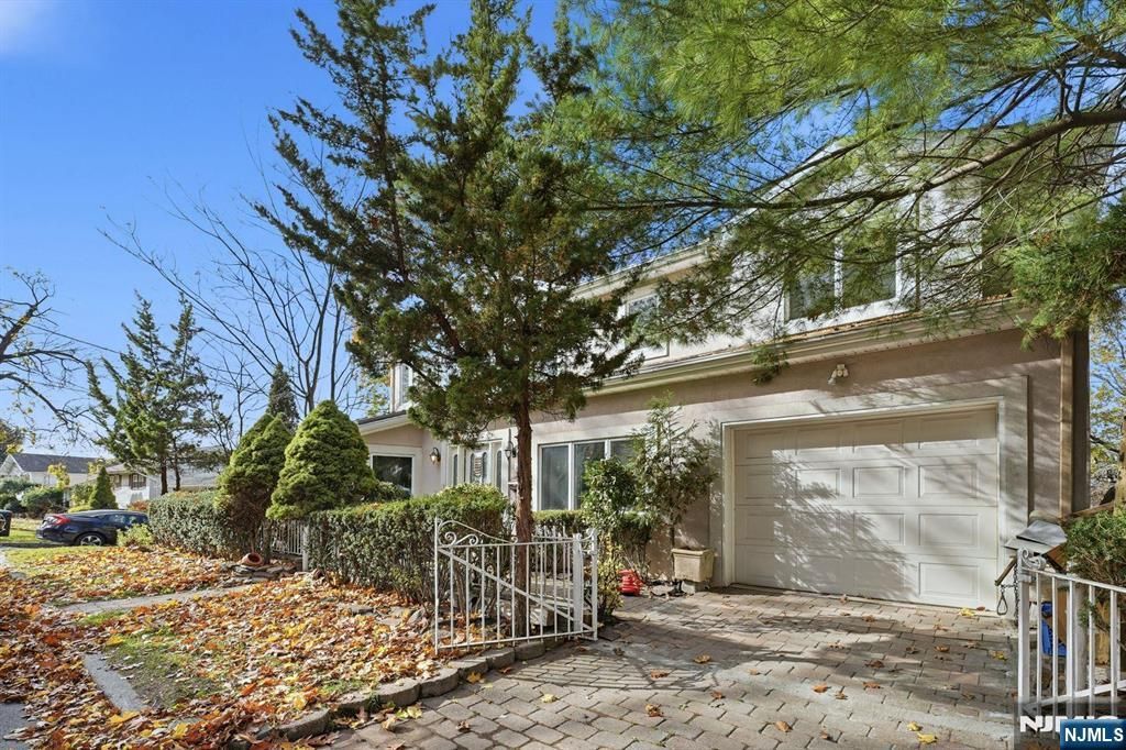 Photo of 703 Stewart Street, Ridgefield, NJ 07657 (MLS # 26010953)