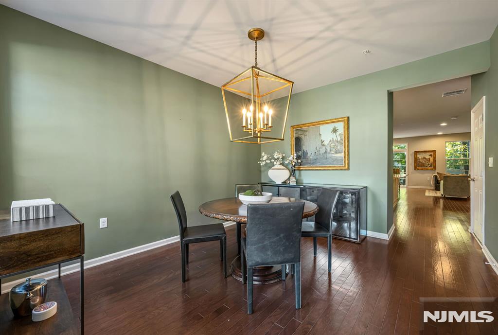 16 Pineview Drive